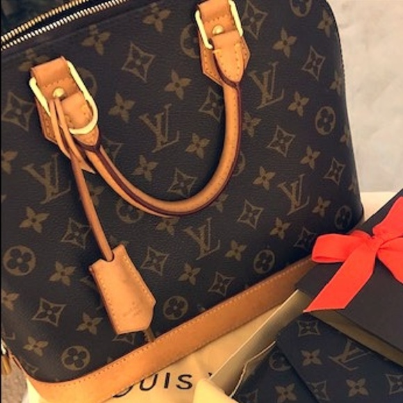 Louis Vuittion Handbags - Louis Vuitton Alma PM Monogram Purse